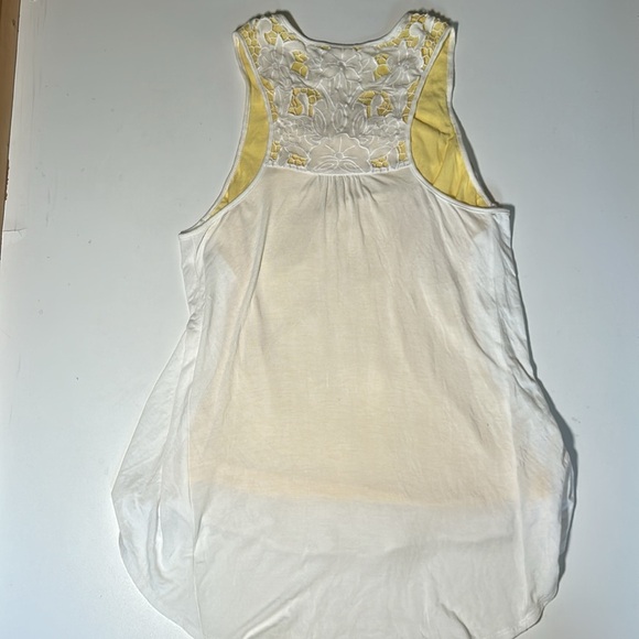 Akemi + Kin Floral Tank Top C4 - Picture 2 of 5